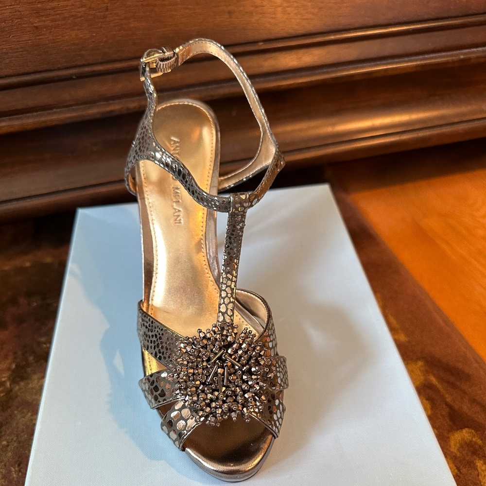 New- Never Worn: Antonio Melani Allegra Heel